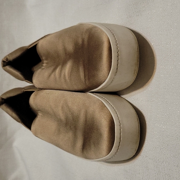 Vince Warren bronze platform shoe women's 8.5 - Picture 3 of 10